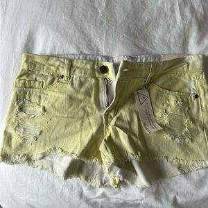 Yellow Blank NYC cut off Jean shorts-NWT